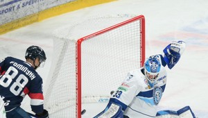 ZOSTRIHY ZO ZÁPASOV Nový kouč pomohol, Slovan vyhral v Nitre, Humenné sa teší z prvého triumfu