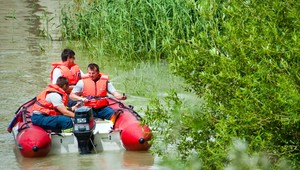 Nafta v Dunaji. Hasiči boj vyhrávajú, zatiaľ...