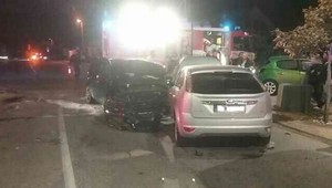 Nehoda troch áut, medzi zranenými sú aj deti