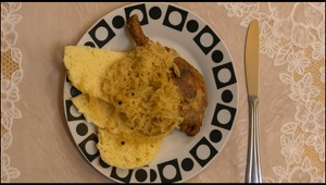 Domáce knedle, pečené kačacie stehná, kapusta