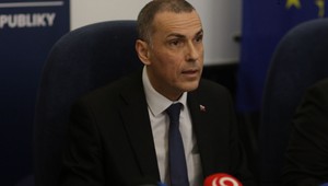 Žilinka hovorí o katastrofe v boji proti korupcii. „Menej bicykla, viac práce,“ reaguje Kaliňák