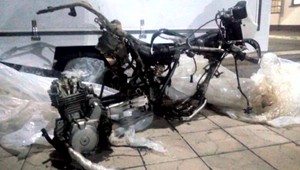 Na Slovensko chcel prepašovať motorku. Spôsob, ako to chcel urobiť, colníkov prekvapil