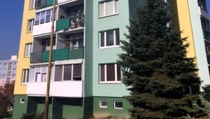 Partnerská hádka skončila ranou nožom. Muž trafil hrudník