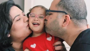 Manželia si adoptovali dievčatko, ktoré nikto nechcel: Jej odlišnosť nie je príťaž, ale dar!