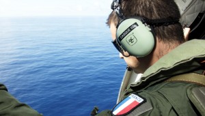 Pátrači hľadali zmiznutý boeing, našli stroskotanú loď