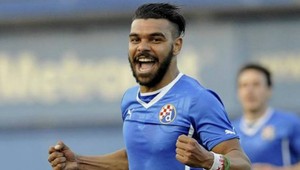 Óda na futbalovú krásu! Najprv husle, potom famózna gólová akrobacia!