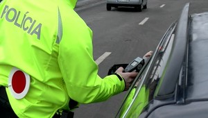 Policajné hliadky vyrazili na cesty. Aj pohárik alkoholu vás môže vyjsť draho
