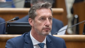 KDH navrhuje zmenu v ústave. Chce zabrániť zneužívaniu skráteného legislatívneho konania