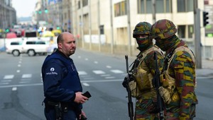 V Bruseli sa pri raziách našla výbušnina, chemické látky a vlajka IS