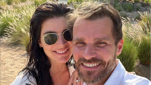 Leoš Mareš otvorene! Kým jeho Monika s dcérkou spali, v obývačke sa mu venovala iná žena!