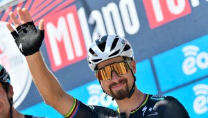 Sagan zapríčinil hromadný pád na pretekoch Miláno - Turín