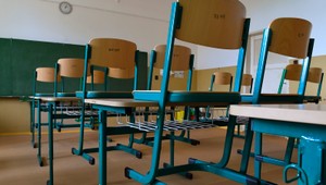 Tínedžer útočil kladivom na spolužiakov. Zranil štyroch ľudí