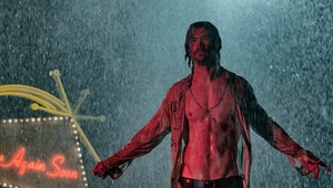 Vo svojom novom filme bude Chris Hemsworth po celý čas s odhalenou hruďou! Pozrite si trailer!