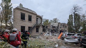 971. deň na Ukrajine: Do Kyjeva, ktorý čelil ruskému útoku, pricestoval americký minister obrany