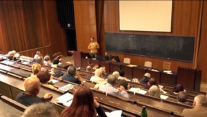 Kriminalistika či forezné vedy zaujímajú aj seniorov.  Policajná akadémia má svojich prvých absolventov