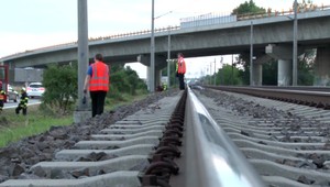 Muž ukončil život pod kolesami rýchlika: V koľajisku si poskladal šaty a priložil k nim list na rozlúčku