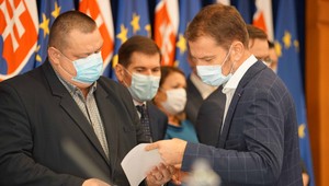 Konzílium uvoľnilo ďalšie opatrenia. Zvýšený počet ľudí na kultúrnych podujatiach, nové pravidlá pri nosení rúšok