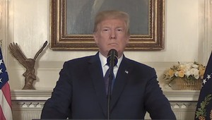 Španielku stretla nečakaná sláva. Vyzerá totiž ako Trump v sukni