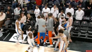 VIDEO: Kolaps basketbalistu NBA priamo na palubovke!