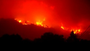 VIDEO: Požiare v Kalifornii si vyžiadali najmenej 10 obetí. Tisícky rodín prišlo o domovy