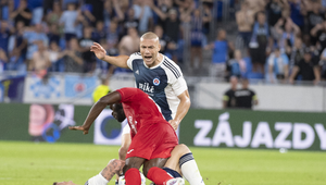 Nečakaný večer na Tehelnom poli: Kucka uhryzol súpera, Slovan v predkole Ligy majstrov len remizoval