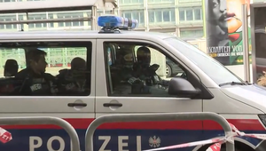 Lovili homosexuálov, brutálne ich bili a ponižovali. Polícia zadržala aj Slováka