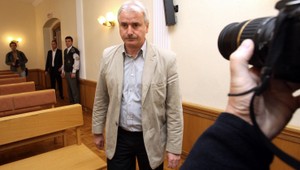 Vodič autobusu, v ktorom v Polomke zomrelo 12 ľudí, je na slobode