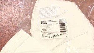 Klasické rúška už nemusia stačiť. Proti britskej mutácii sú lepšie respirátory FFP2