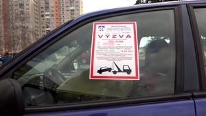 Odtiahnuť autovraky z parkovísk už nemusí byť problém. Nový zákon môže komplikáciu vyriešiť ihneď