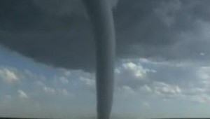 Šokujúce video! Nakrútili tornádo zblízka