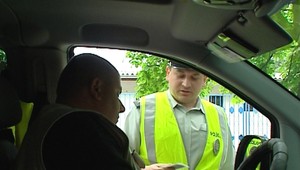 Pre neplatenie výživného zadržali 908 vodičákov