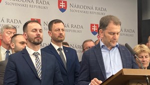 OĽaNO a premiér Heger k odvolávaniu Mikulca: Minister vnútra si zaslúži hviezdičky za čistenie mafie