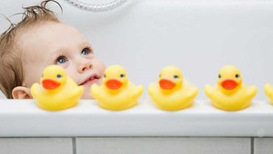 Úrady varujú pred kozmetickými výrobkami. Sú medzi nimi aj prípravky pre deti