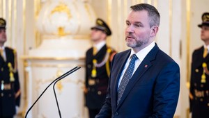 Pellegrini odcestoval na návštevu Francúzska. Zúčastní sa samitu o umelej inteligencii