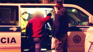 Opitý vodič chcel podplatiť policajtov čokoládou, zachránil ho alkohol!