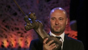 Brankár Vokoun po prvý raz víťazom Zlatej hokejky, druhý Jágr