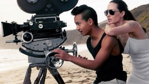 Najstarší syn Angeliny Jolie oslavuje šestnásť rokov