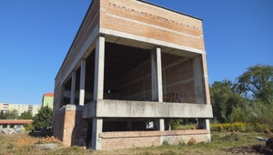 Kysucké Nové Mesto sa zbaví ruiny: Z chátrajúcej plavárne bude moderný areál s bazénom