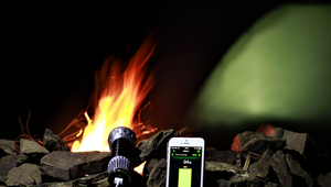 Slovenský študent vymyslel spôsob, ako nabiť mobil pomocou ohňa