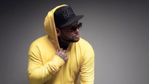 Kali maká aj počas pandémie! Jeho nová chytľavá pieseň vás dostane!