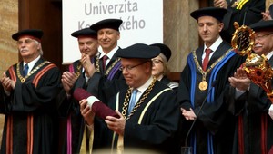 Monacké knieža exceloval aj medzi slovenskou vedeckou elitou. Tá ho ocenila čestným doktorátom