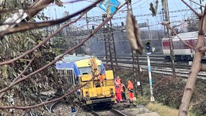 Na bratislavskej hlavnej stanici sa vykoľajil vlak