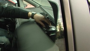 Ak vám ukradnú auto, policajti vám ho vypátrajú pomocou mobilu