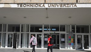 Dekan Fakulty umení TUKE Tibor Uhrín odstúpil z funkcie po kauze s obrazom