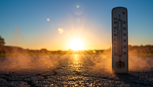 Horúčavy úradujú: Záchranári sú v pohotovosti kvôli kolapsom. Teploty môžu dosiahnuť 38°C