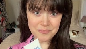 Ľudia jej tipujú 20 rokov, pravda ich poriadne zaskočí: Na aký vek podľa vás vyzerá táto žena?