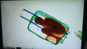 Otec, ktorý chcel prepašovať syna v kufri, pozná svoj trest