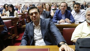 Gréci plnia požiadavky eurozóny. Parlament schválil prvé reformy