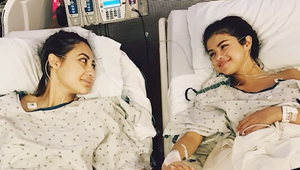 Hviezdnej speváčke darovala obličku, tá ju ani NESPOMENULA! Jej reakcia na kritiku je ešte horšia!