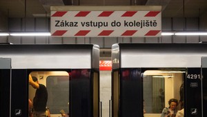 Metro v Prahe zrazilo ženu: Bola zakliesnená pod súpravou